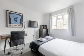 Spacious 1BD Flat - 4 mins to Regent's Canal! - Image 4