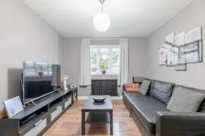 Spacious 1BD Flat - 4 mins to Regent's Canal! - Image 2