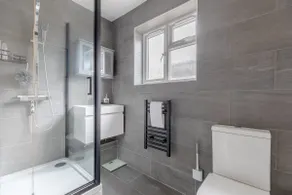 Spacious 1BD Flat - 4 mins to Regent's Canal! - Image 5