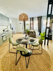 Spacious and bright apartment in Madrid, steps away from the metro - Image 2