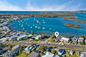 Swan Bay Hideaway - Image 4