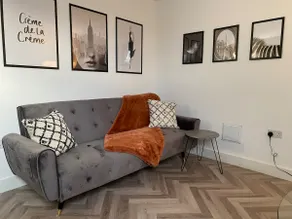 Loft Apt close to the Sea Front - Image 5