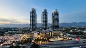 LMY One Bedroom Luxury Apartment - Image 3