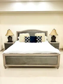 LMY One Bedroom Luxury Apartment - Image 4