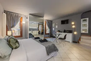 Charme Studio [Parking 20 Mt away - 5 min Fair] - Image 3
