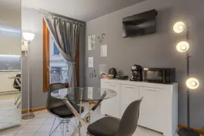 Charme Studio [Parking 20 Mt away - 5 min Fair] - Image 5