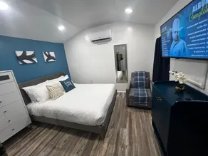 Tiny House behind Millenia Mall - Image 2