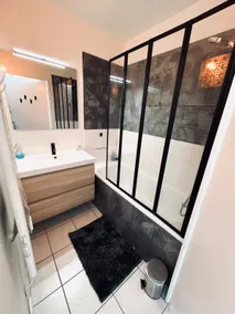 Comfortable cocoon 5 minutes from Saint-Jean train station - Image 4