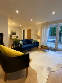 The Hideaway - With Large Courtyard Garden - Image 2