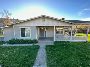 Home In Redway - Image 2