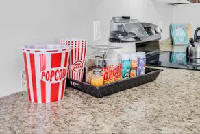 5BR Near Niagara Falls | Popcorn + BBQ - Image 3