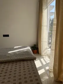 Wania Guest Suite's - Sunflower - Image 4