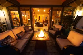 Ironstone Lodge - Luxury Living and Mountain Views - Image 3