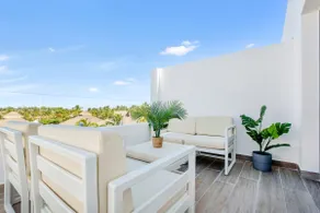 Luxurious 2 Story Penthouse Steps from Beach - Image 3