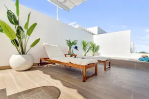 Luxurious 2 Story Penthouse Steps from Beach - Image 4