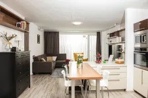 Forest Park Garden Apartment - Image 4