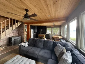 Lake Life Retreat - Image 2