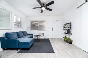 Comfy Condos at Middle River Apt 3 - Image 2