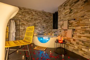 Relax Cocoon - Cinema & Jacuzzi - Les Cocons de Nath - Image 4