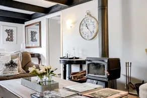 Halls Eclectic Hideaway Bowral - Image 3