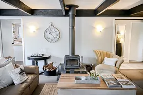 Halls Eclectic Hideaway Bowral - Image 4