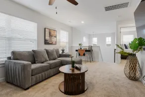 Spacious 3+BR Home w/ Fast Wi-Fi & AC - Image 1
