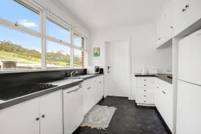 Burnie Corporate & Family Stay | Ocean View - Image 2
