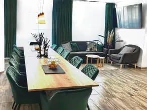 LeNi Living Center: Huge! Prestigious! Quiet! - Image 2
