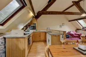 Luccombe at Duddings - sleeps 6, indoor pool etc - Image 3