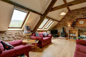 Luccombe at Duddings - sleeps 6, indoor pool etc - Image 2