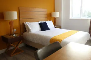 Lovely 3 bed apartment (8)Free parking and Wi-fi - Image 4