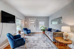 The Meeker House (Charming 3/4 Bedroom Home) - Image 2