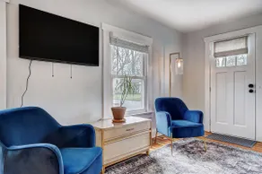 The Meeker House (Charming 3/4 Bedroom Home) - Image 3