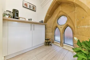 Stunning one bed apartment near Windsor and Ascot - Image 5