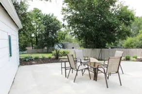 Dubuque Spring Escape: Stroll, Sip & Stay - Image 3