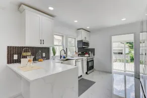 Modern Updated 3Br 2 Bath Ranch - Image 4