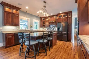 4 Ensuite Resort Living 12+ Pool & Tons of Fun - Image 2