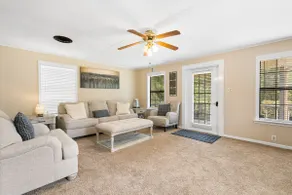 Piney Woods Guest Cottage - Image 3