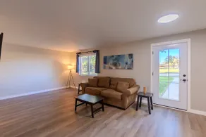 Fresh Remodeled 2 Story Golf Course Retreat - Image 2