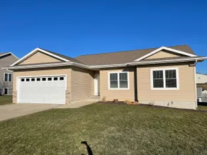 Cozy large family home. - Image 2