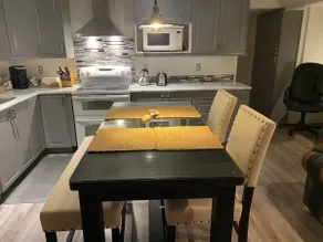 Tracy’s Place (Quiet 2 Bdrm family guest suite) - Image 5
