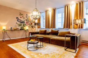 LiT LiVING: Luxury - Box Spring - Workspace - 3 BR - Image 2