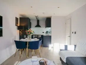 Stylish Retreat for Your Short Getaway - Image 2