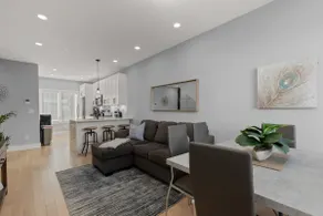 Prime Location+Steps from HStreet Corridor+Laundry - Image 2