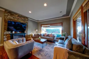 Spacious Retreat: Pool, Hot Tub, Poker, Sleeps 19 - Image 4