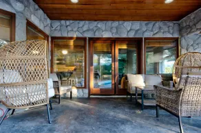 Spacious Retreat: Pool, Hot Tub, Poker, Sleeps 19 - Image 5