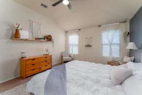 Quaint Charm & Modern Comfort - Image 4