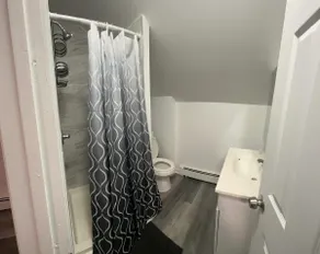 Cozy studio w/private entrance - Image 4