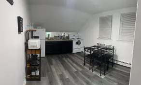 Cozy studio w/private entrance - Image 2