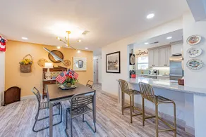 Cape Cod Cottage/ Prime central area/ Mabee Swim - Image 2